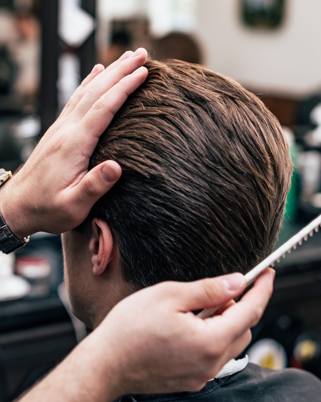 خدمات الحلاقة وتصفيف الشعر